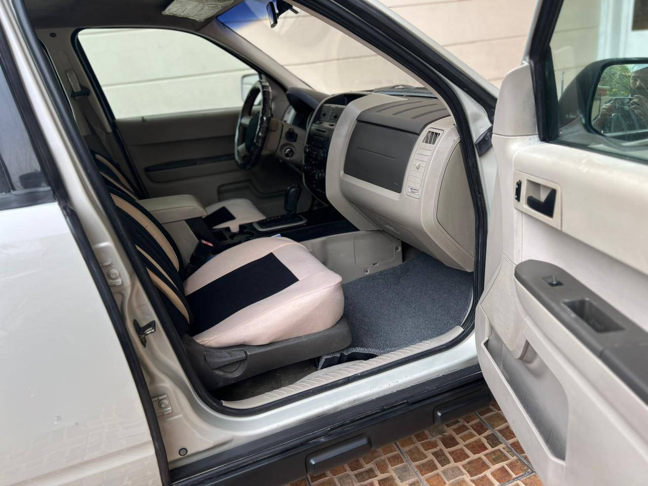 بسم الله الرحمن الرحيم..
‎السلام عليكم..
‎ السعر ٧٥ ورقة (٧٥٠٠)  قفل 
‎١. فورد سكيب ٢٠٠٨ وارد امريكي 
‎٢. ماشيه ١٧٧ الف وبيها صبغ موضح بالسونار 
‎٣. محرك ٤ سيلندر ٢٥٠٠ وضايفلها منضومة غاز وما تصرف ابد 
‎٤. رقم بغداد بأسمي ( رقم دولي + هزة وسنوية جديدة)
‎٥. محرك وكير وتبريد وحدادية وتايرات نظيفة
‎مكان السيارة بغداد 
‎للأستفسار اكثر 
‎ ***********
