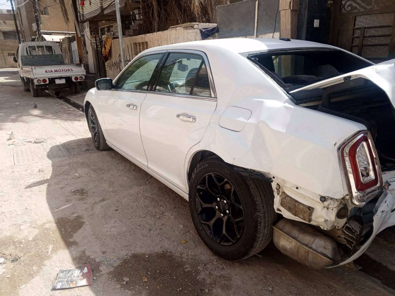 السلام عليكم اخوان للبيع اوباما موديل 2012 SRT رقم سليمانيه الدولي شرط تحويل او الوكاله رقم وسنويه وهزه كله جديد حادثه المريكي جاملق خلفي الايمنه وبل عراق صار نفسه كما واضح بل الصور السياره ابيعها على حادثه السعر مناسب كلش لشراي للاتصال بل رقم *********** مكان سياره بغداد
