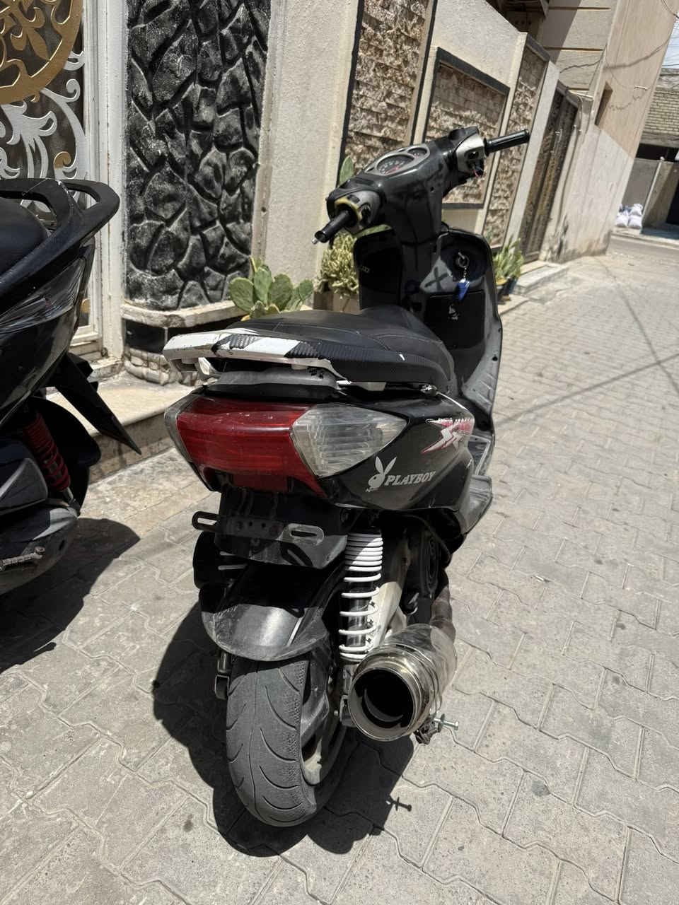 سلام عليكم 
دراجه سكنس نثيه كوري
مكينه رياضي جيسو+سلف رياضي+ كلجاات رياضي+صالنصه رياضي  .الدراجه 400 وبيها مجال
مكاني شعب حي سومر 
***********
