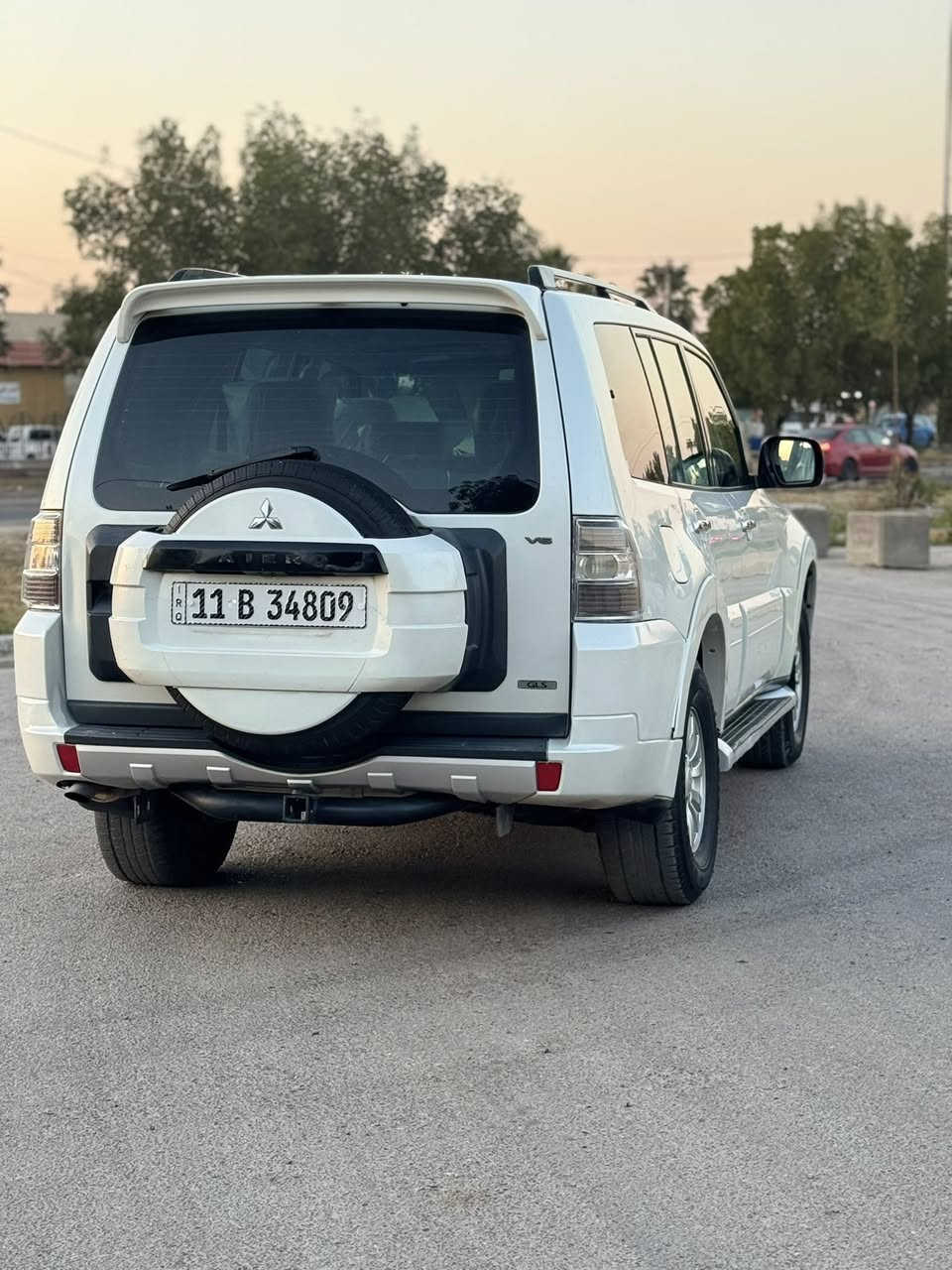 السلام عليكم باجيرو موديل 2010 للبيع ب اسمي هزه جديده سنويه جديده تحويل ثاني يوم  مكينه 3500 فور ويل مكاني بغداد حي العامل السعر 132 وبيهه مجال رقم الهاتف *********** 
السونار مرفق مع الصور
