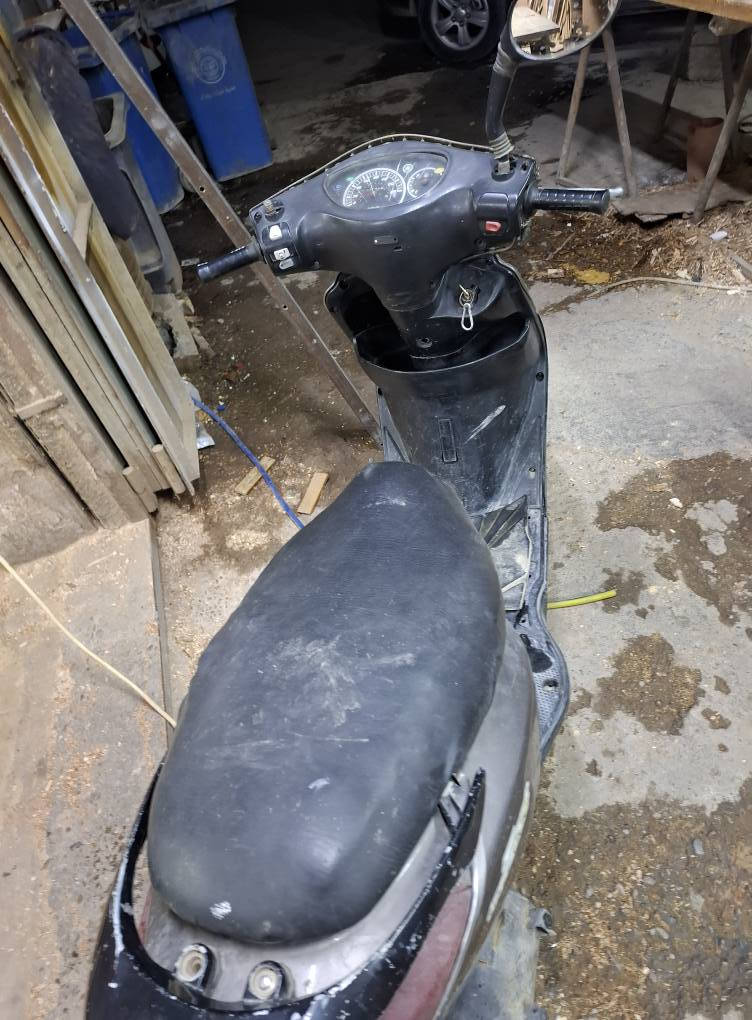 بريز نوزل مكينه جديده بس يرادلهه ترتيب شغاله الدراجه /مكاني بغداد شعب /رقم صاحب الدراجه/***********/اني مكلف بلنشر موماتي الدراجه/٣٥٠ وبيهه مجال بصيط
