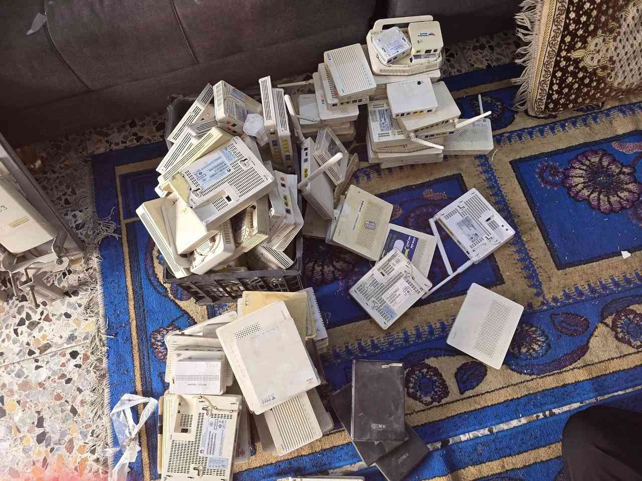 السلام عليكم
وجبة غراض انترنت مستخدمة

حديد ايراني ٣٥ كميات
سكترات 120 مع ٩١٢ 
سكترات 120 ARC
سكترات 2.4 مع روكت 2.4
اومني 5 مع ٩١٢
دشات ٣٢
2011 بس ٥ بورت يشتغل
سيار كهرباء
دش ٢٨ ac
لايت بيم
نانو M5 xm
٩١٢ 6G
٩١٢ 5G
صحن بوربيم فارغ 
صحن لايت بيم
سيسكو 2960 G كله كيكا
لود بلنص تبلنك
بوربردج m5
باتش بنل ١٦ كيكا
نانو بيم بيضوي xw
سويج ١٠ بورت كيكا
محولات سكاتر اصليه
محولات ايرفايبر ١ كيكا
انجكترات 1 كيكا مع المحولة
تحويلات وراترات ضوئي ايبون وجيبون
هبات تندا جديد بالكارتون

يوجد توصيل كافة المحافظات

***********
