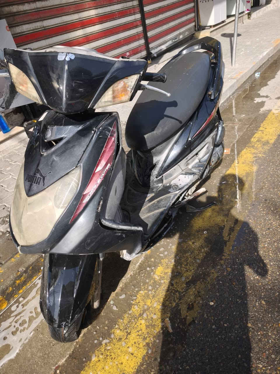 سكنس فحل نوزل خير من الله
دراجه بلاديه ومهتم بيها 
الدراجه على أيدي 
ما بيها اي نقص نكره ب اي وقت 
بس شوي كفراتها تعبانه 
مكاني الأعظمية 
***********
