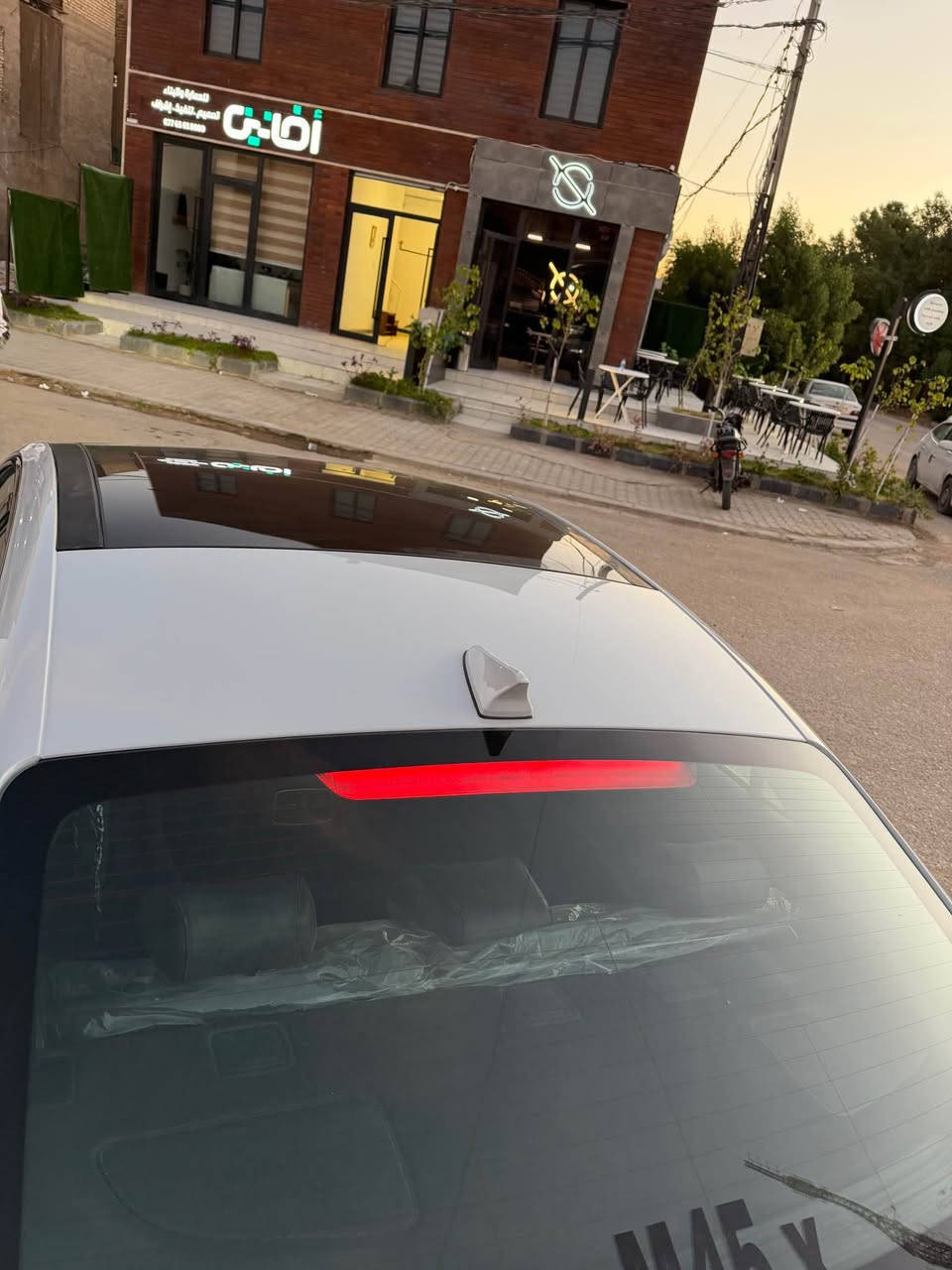 السلام عليكم جينسس G70                                                 موديل: 2020                                      
محرك: (2.0T)
الممشى:(54,000mil) حوالي ال(83,000Km)
الاجزاء المتضرره : بنيد صبغ في امريكا وبلعراق باب عكس السايق بيه بارد بسيط 
المواصفات: فول برستيج (اعلى فئه)
ملاحظة: السيارة نظيفه حيل ومال جناي السيارة كله على ايدي رقمه بغداد باسمي مشروع وطني تحويل ثاني يوم للي يحب يستفسر عليه هذا رقمي (***********) 
مكان السيارة: النجف الاشرف النجف, العراق
