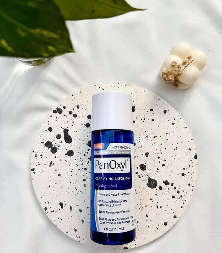 تونر مقشر بانوكسيل المنقي بتركيز 2% حمض الساليسيليك هو مقشر يوصي به أطباء الجلدية، مصمم للمساعدة في علاج حب الشباب وتحسين نسيج البشرة بشكل عام مكونه الرئيسي هو 2% حمض الساليسيليك، وهو حمض بيتا هيدروكسي (BHA) المعروف بفعاليته في علاج حب الشباب وتقشير الجلد  يساعد حمض الساليسيليك بنسبة 2% على تقشير البشرة وفتح المسام وتقليل الالتهاب ومنع ظهور الحبوب في المستقبل.
 
الاصلي المنشأ أمريكي 🇺🇸💯
سعر الدرزن ٦٠ الف 
يوجد خدمة توصيل لجميع محافظات العراق ✔️✔️


**إذا كنت صاحب هذا الإعلان وتريد حذفه لأي سبب، رجاءا أرسل رسالة إلى الدعم الفني**