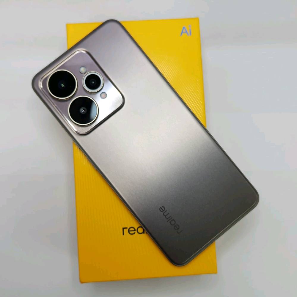 ريلمي 15 5G أخو جديد
ذاكرته 256 عشوائية 12+14
بطارية 6500 شاشة 144 هيرتز
كاميرا خلفية 50 والسيلفي 50
مكاني لنجف لسعر 425 بي مجال ملحقاته كاملة وبي ضمان سنة 