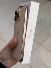 متوفر ايفون 16 برو ماكس شرق اوسط ذاكرة 256  بطارية 100🔋   اللون الصحرا...