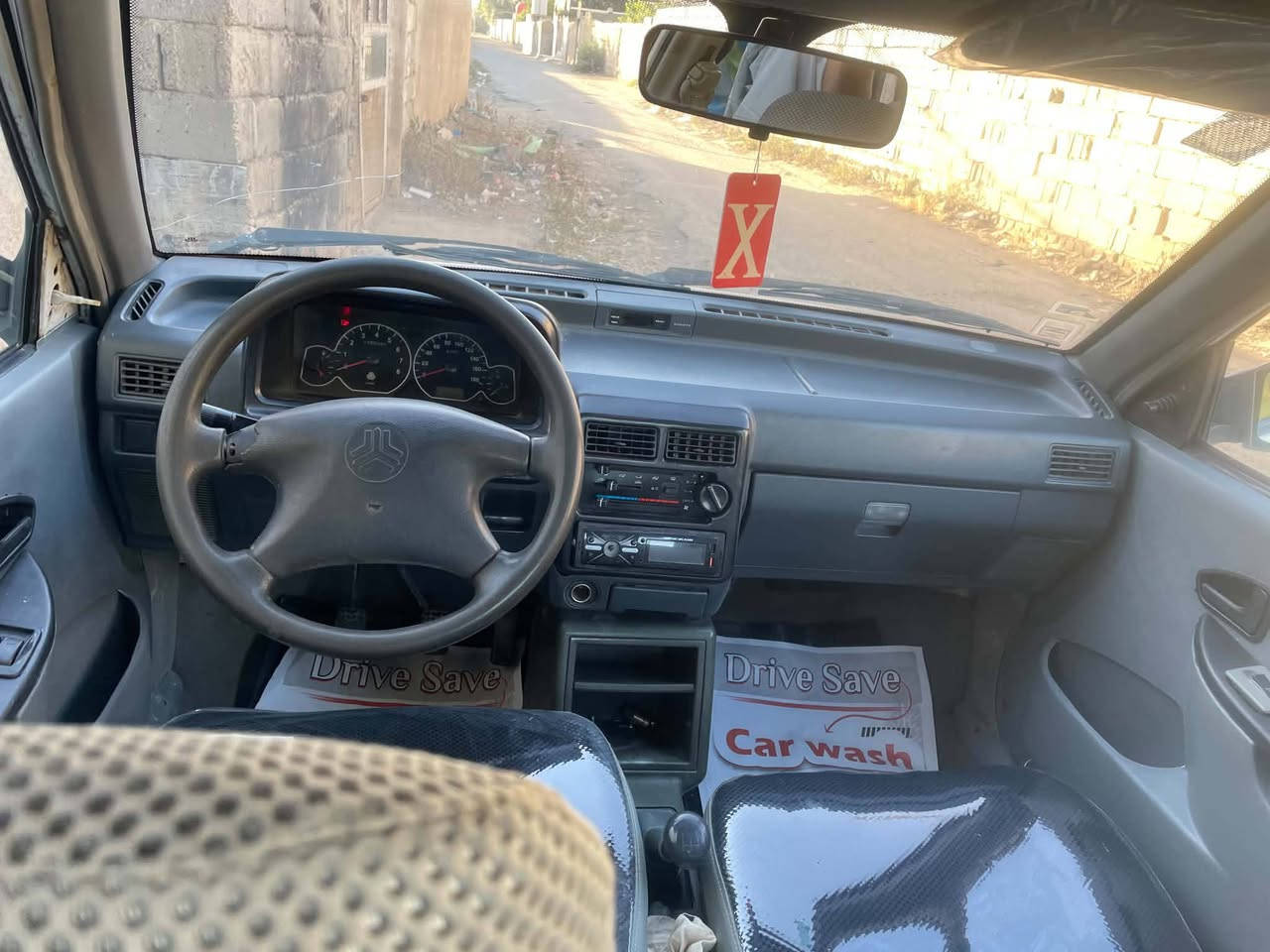 سلام  عليكم سياره سايبا موديل 10سياره حلوه بيه ضربه بل جملغ لوره بيه صبغ قطعتين ومكينه بيه شويه بخار وكير وتبريد مكفول تخم تاير جديد وتوشمه مال كوستر سعر 30وبيه مجال 
مكان بغداد محموديه 
رقم تليفون
***********
***********
