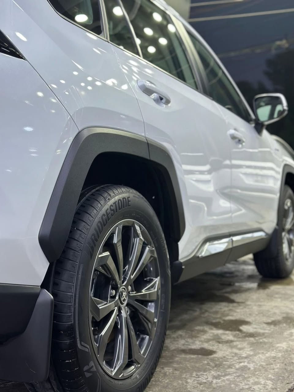 تويوتا راف فور 
 هايبرد 2025
🌿‏  TOYOTA RAV4    
التفاصيل سياره مكفوله كفاله عامه 
🚘 عداد المسافه المقطوعه 10 كيلو متر 
بلد المنشأ : اليابان 🇯🇵 خليجي اصلي شاصي (J)
🚘 الموديل 2025
🚘 سعة المحرك 2,5L هجين  هايبرد
🚘  دفع رباعي 4X4🔥
🚘 بروجكتر  + حمالات في السقف 🔥
🚘 مقاعد قماش لون بيج 🔥🔥
🚘فتحة سقف سلايد
🚘شاحن موبايل اصلي🔥
🚘مري قابلة للطي كهربائي🔥
🚘 حساسات خلفية
🚘 حساسات أمامية 🔥
🚘 لايت زينون + LED
🚘 بك لايت LED
🚘 ويل كب 18
🚘 4 دسك
🚘 اريل نفكيتر 
🚘 مفتاح التشغيل بصمة + دخول ذكي 🔥
🚘ترحيب في الدواسات RAV4 ضوئية
🚘 شاشة كبيرة تدعم كار بلي والنظام الحديث من تويوتا
 🚘 كاميرا دوارة اصلية
🚘 تتسع المقصورة ل 5 ركاب
🚘 المودات والأوامر الصوتية
🚘 أوضاع القيادة  Drive Mode
🚘 فحص أنظمة السيارة 
🚘 حساسات ضغط اطارات
🚘 تبريد شاشة مناخين منفصلين 
🚘 قطعتين تبريد
🚘 هاند بريك كهرباء 
🚘كروس سرعة 
🚘 ا ABS 
🚘ا Auto Hold   أوتو هولد
🚘ا ISOFIX         ايزو فكس
🚘 نظام مانع الانزلاق
🚘 اشارة في المرايا الجانبية
🚘 مخرج منفذ الطاقة ⚡
🚘 ا  Bluetooth 
🚘 تطعيم الدواخل المنيوم

***********
