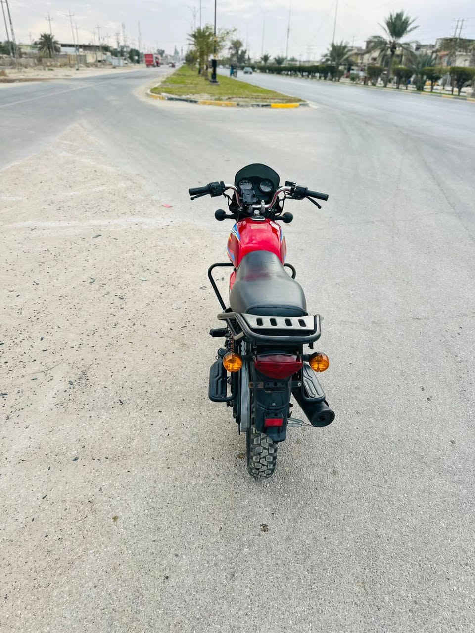 السلام عليكم دراجه بوكسر للبيع دراجه رقم وسنويه كامله رايده ب1500 وبيعه مجال مكاني كربلاء الامام عون ‏‪***********‬‏
