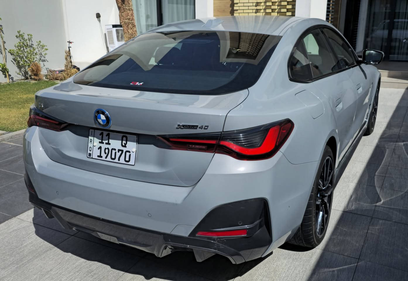 bmw i4 x drive40 2024
Dual Motor 391 hp
battery 84 kw
دبل ماطور 391 حصان
حجم البطارية 84 كيلو واط
تمشي بلشحنة الوحدة بين ال 400 و ال 500 كيلو
حسب الدوسة
فول مواصفات ام بكج
لون مميز سموك
داخل جلد احمر مميز
رادارات تحديد مسار و تصادم تلقائي و نقاط عمياء و تحذير الخروج عن المسار
حساسات امامية وخلفية و جانيية
كامرات 360
تدفئة بلكشنات و خزن وضيات القيادة
داتا شو
شاشة متصلة ابل كار بلي و اندرويد اوتو نظام صوتي هارمن كارديون مع سب ووفر
بلصندوق
صندوق كهرباء
توقف تلقائي عندة الرجوع للخلف اوتوبارك و درايف اسست فووول
الحادث تبديل بنيد و دعامية نفس الون و ايرباك الستيرن و البردات و رجل السايق مبدل وكالة بيها صبغ على كد شبر بلباب الخلف السائق اثر طخة سطة هنا بغداد 
حاليا ماشيه 25000 كم 
السعر 37000$ 
الاتصال بلرقم ‭0790 134 6894‬
