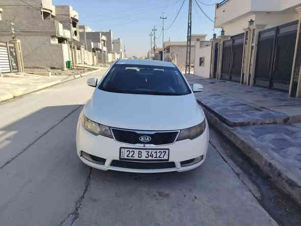 السلام عليكم سيراتو موديل 13 سنويه او هزه جديده كابون بانزين بيها مكانين بارد صدر جديد تايات جديده ماشيه 260 الف السياره حلوه بدون شخوط او رصعات ***********
