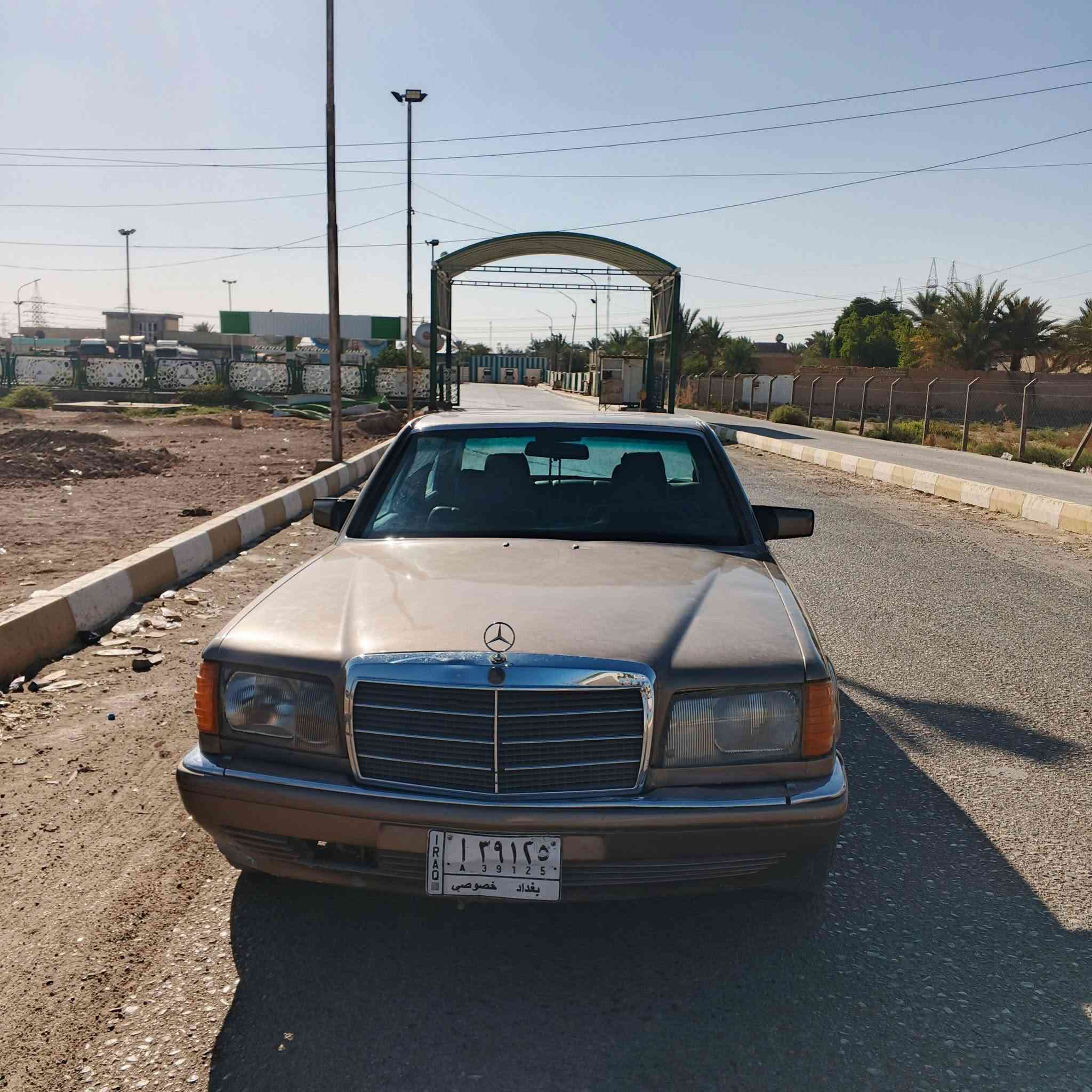 سلام عليكم اخوان عندي مارسدس جانبو حجم 300باب قصير موديل 1987 محرك بطه 2500ديلكو من شغل سياره الكير يخر عشر دقائق وبعدين تمشي طبعي والقاعدة مال الدبل مصلحه صدر نص عمر جام لامامي كهربائي الخلفي جوبي العنوان بغداد السعر 30وبيهاء مجال قليل رقم الموبايل ***********
