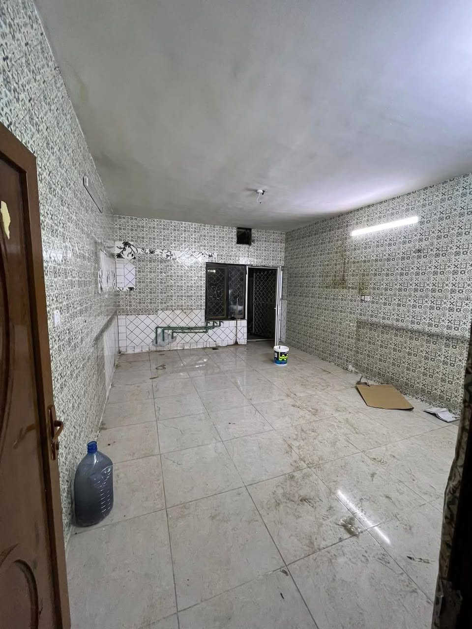 للأيجار مشتمل طابق ارضي معزول عزل تام في #السيديه 📍
مساحه 300 متر ✅

يحتوي على 2 نوم وصاله وهول حولي ومطبخ وخدمات عدد 3
وحديقه كبيره وكراج كبير ايضا *️⃣

الموقع السيديه الضباط 📍

الأيجار 900 الف قفل 🔒 
_______________________________________
للأستفسار اكثر تفضلو بزياره مكتب الطائي للعقار 💎
السيديه شارع المركز عماره شركه السراب للمطابخ ✔️

او الأستفسار ع الارقام ادناه 📞↘️↘️ (متوفر واتساب )📌🔛
***********
