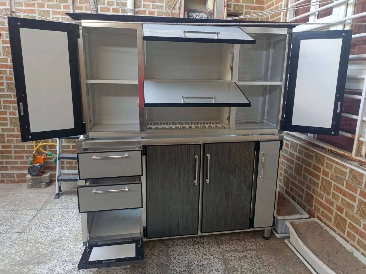 السلام عليكم كاونتر للبيع  نضيف حيل سنك ومعلق قياس متر ونص السعر 425 وبي  مجال المكان النجف الاشرف وهاذه رقمي ***********
