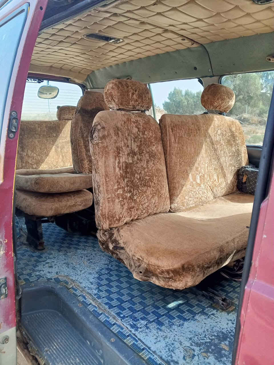 سلام عليكم سياره البيع موديل 96مكينه ٣٠٠ رقم انكليزي تحويل مباشر مكلف بل نشر ***********
