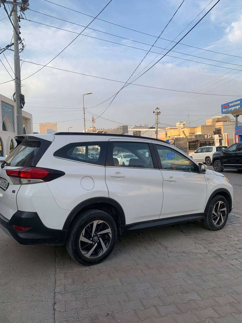 تويوتا راش TOYOTA RUSH 2020
ماشية126 الف كيلو  
سیارە کلین بدون صبغ

مکان سیارە اربیل

المواصفات: خليجي 
محرك 1500 سلندر 4 DUAL VVT-i 
بصمە
تحكم استيرن
نظام اقتصادي الوقود ECO
نظام مانع انزلاق ABS
نظام الثبات الإلكتروني ESP
كير اوتوماتيك
دشبول خياط
داخل لونين
تبريد خلفي منفصل
ترايش نيكل
سبعة راكب
ستة ايرباك
حساس خلفي
اشارة بالمري
لد نهاري
لايت زنون(عالي+ناصي) LED
بك لايت LED
بك لايت ضبابي
خمسة ويل كب
ويل ١٧
مدخل
‏BLUETOOTH 
‏AUX
‏USB
‏CD

السعر 142$ ورقه وبيها مجال أربيل, العراق


**إذا كنت صاحب هذا الإعلان وتريد حذفه لأي سبب، رجاءا أرسل رسالة إلى الدعم الفني**