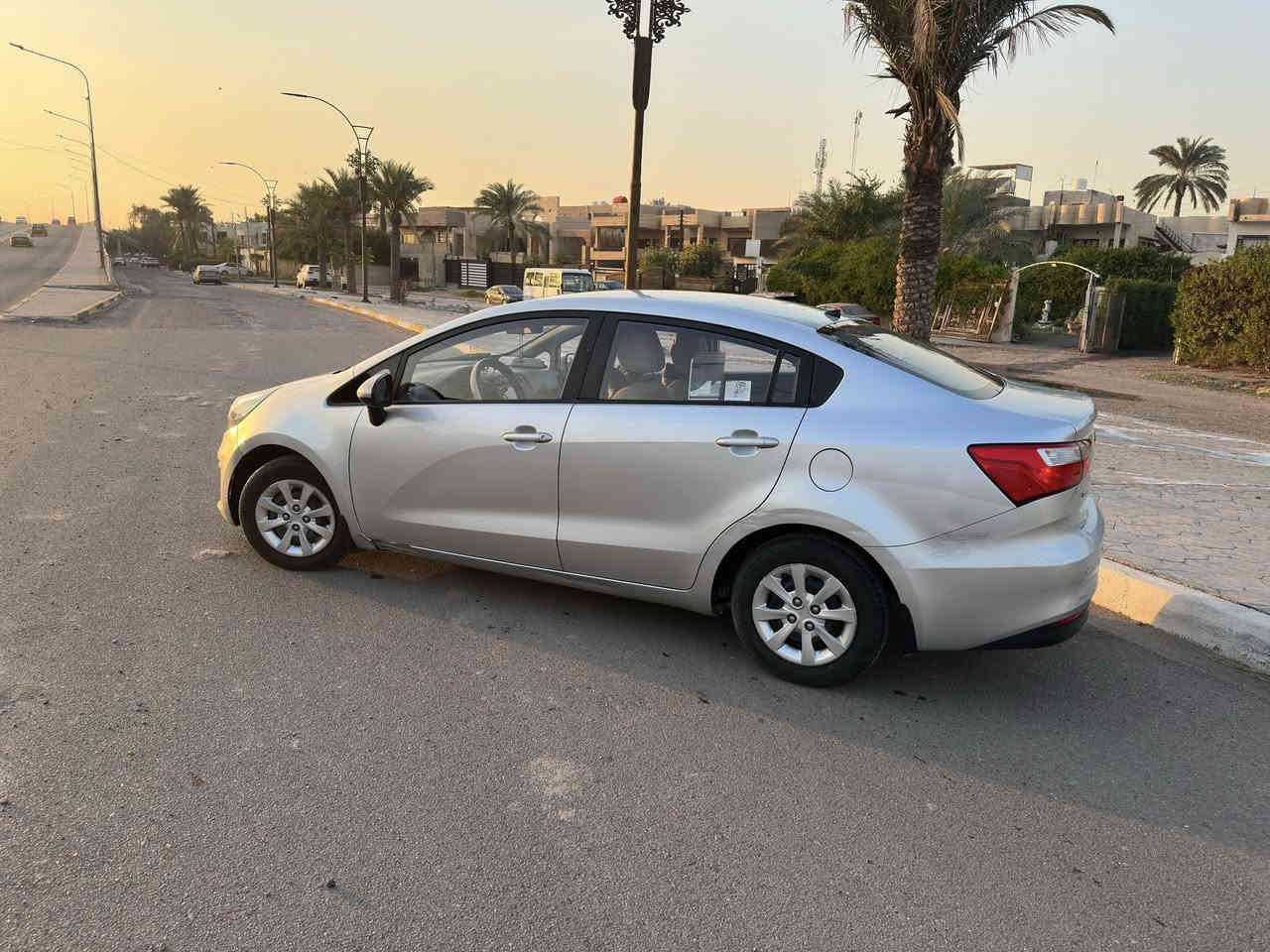 للبيع كيا ريو 2017
خليجي بدون صبغ 
السونار مرفق بل منشور
رقم سليمانيه

محرك 1600 مكفوول

كيرر مكفوول

صدر جديد جداً 

تبريد ممتاز 

تدفئه ممتازه 

شاشه لمس

تحكم ستيرن 

تخم تاير جديد 

باتري جديد 

داخل مدوشم 

سياره جاهزه ونظيفه خاليه من كل نقص 
تحويل ثاني يوم 
السعر 105 ورقه وبيه مجال بسيط

مكاني بغداد العامريه 

***********
