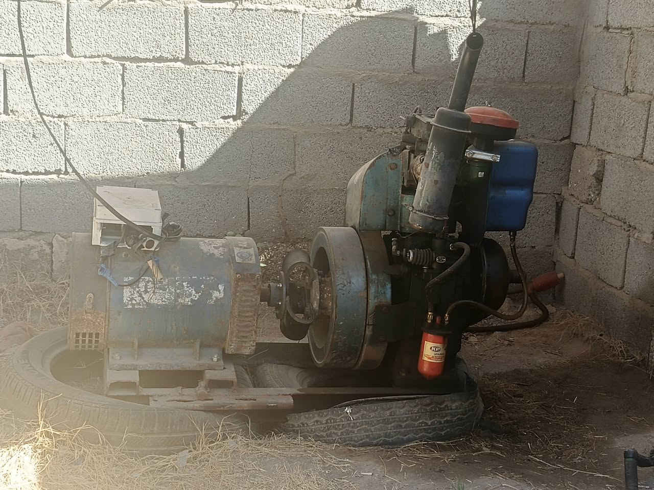 مولد للبيع توب لاند ٧ونص kv محرك نظيف شغال مابي أي نقص سعره ٦٥٠ الف مكان واسط رقم يخابره يشتري بس ‏‪***********‬‏
