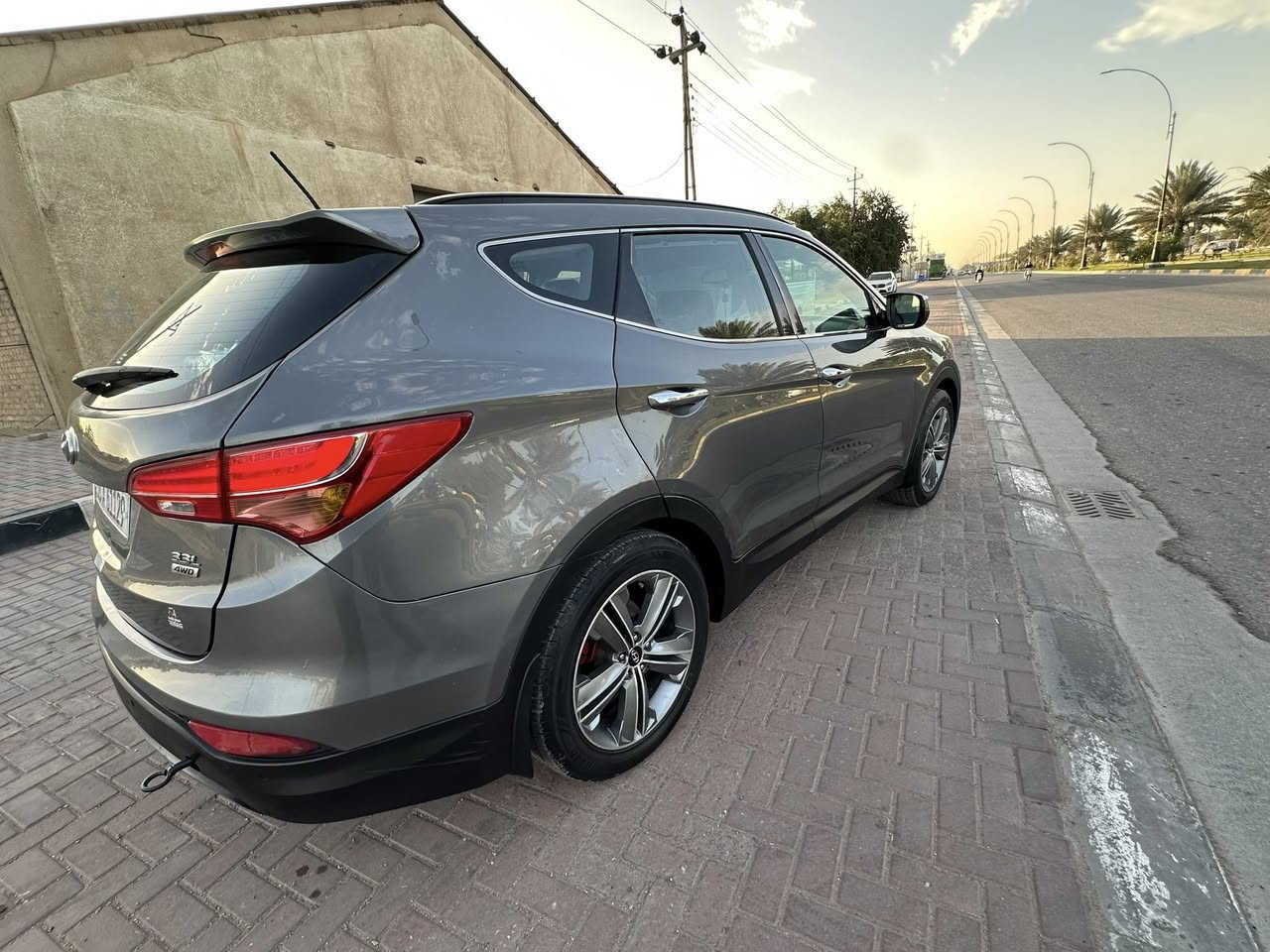 السلام عليكم سنتافي 2016 خليجي فىه الكويتي  مكفوله من كلشي ماعده بارد موضح بسونار فول واحد عله واحد رقم بابل الدولي هزه سنويه ملسق لل 31 جاهزه من كلشي مكينه كير حداديه تبريد مكنيه 6سلندر 7راكب 3قطع تبريد ماشيه 160 الف مواصفتها بنراما كشنات كهرباء تبريد تتدفه بلكشنات داخل قرميدي شاشه كامره بصمه ويل كروم بعد بيها اهواي مواصفات مكاني كربلا السعر 159 مجال بصيط 
بيع فقط بدون مراوس 
***********
