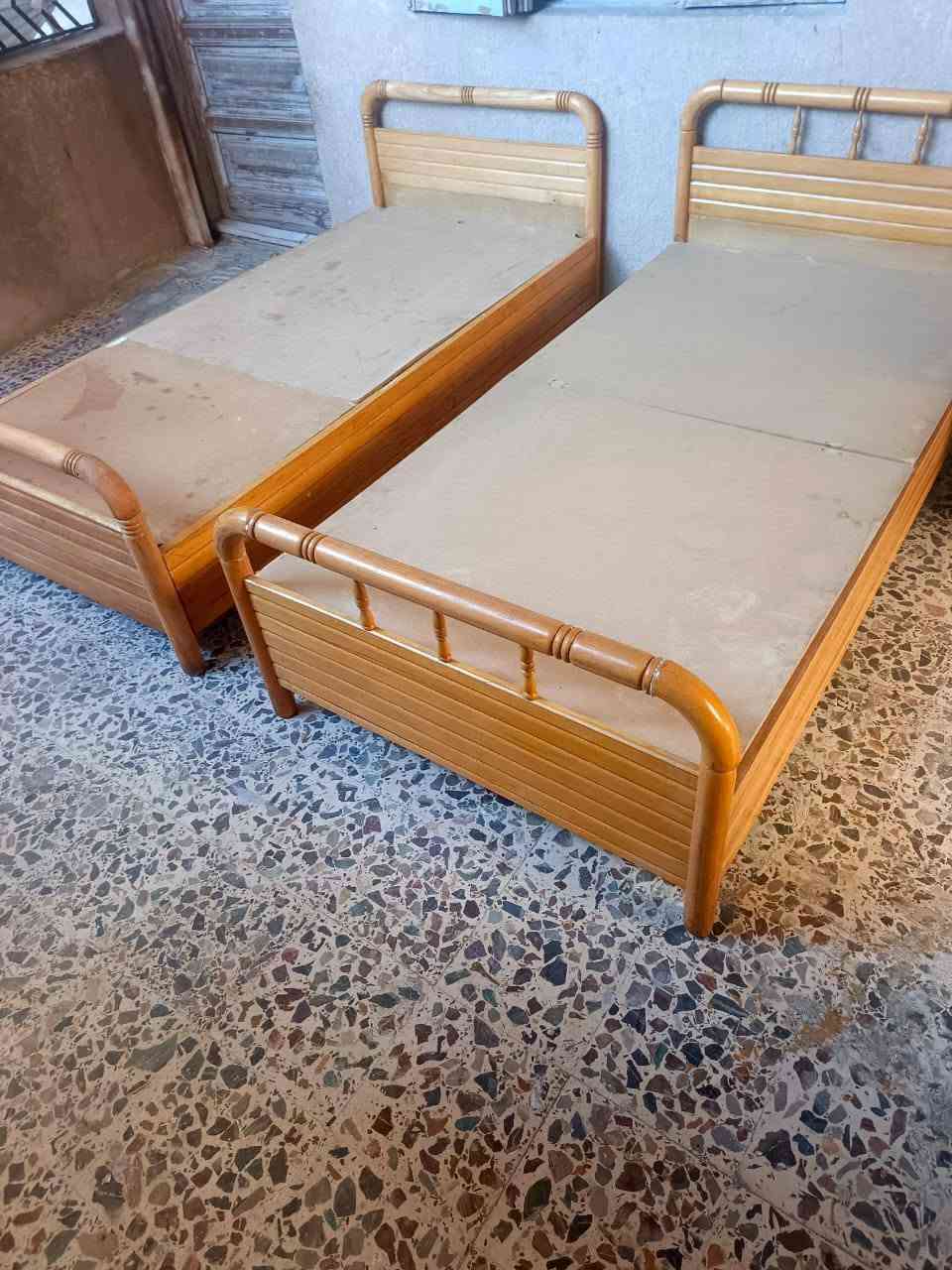 يا جبار للبيع تختين مفارد خشب زان صبايط صندوق اخوات جداد
للتواصل 0945043245


**إذا كنت صاحب هذا الإعلان وتريد حذفه لأي سبب، رجاءا أرسل رسالة إلى الدعم الفني**