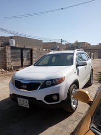 من  رخست مدير الگروب المحترم سياره سورنتو موديل ١٢ سياره متجيه صفحت سا...