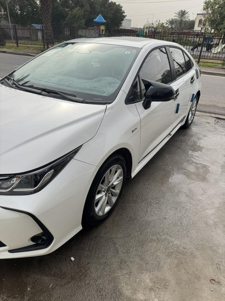 كورولا هايبرد 2025 مرقم  بغداد مكاني تقاطع العامريه
سيارة نظيفة وجاهزة، شكل خليجي بيهه بارد اصبعين  بخشم الجاملغ ومكحل عله كدهه وبيهه رصعتين بلباب الخلفي عكس سايق

ماشيه 40 الف 

📌 رقم بغداد تحويل مباشر 

✨ المواصفات (أعلى فئة – فول مواصفات): كشن اسود

✔️كشن كهرباء 

✔️ فتحة سقف سلايد روف

✔️ رادار

✔️ بصمة تشغيل عدد 2

✔️ داشبورد ديجيتال

✔️ مقاعد جلد سواد 

✔️ كاميرا خلفية

✔️ شاشة مع تبريد

✔️ تبريد مقاعد قطعتين

✔️ هاند بريك كهربائي

✔️ نظام مانع الانزلاق

‏✔️ Auto Hold

✔️ إشارات في المرايا الجانبيه

***********
