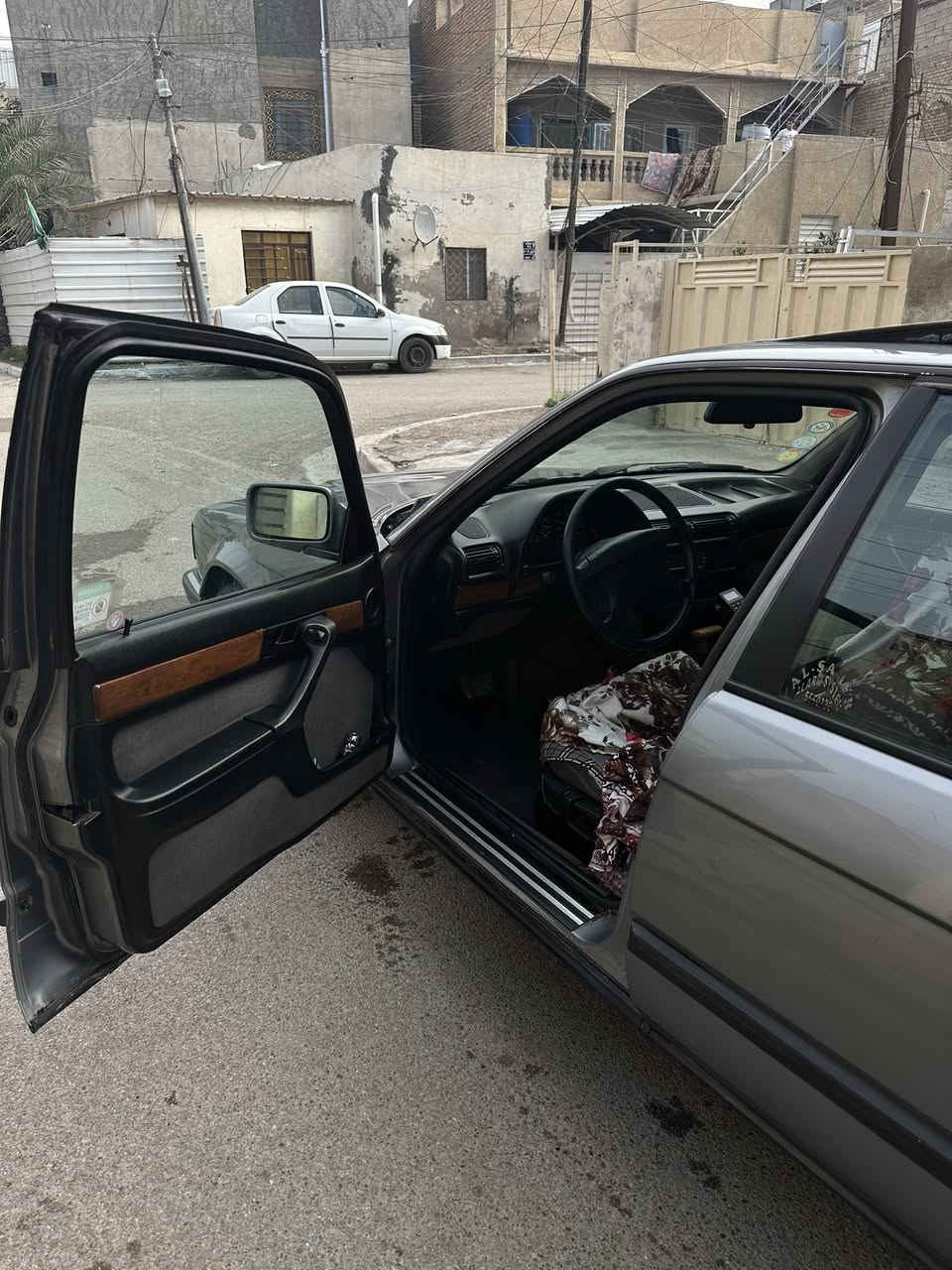 بي إم للبيع موديل 92 سياره 730 بلاديه الرقم إنكليزي لاتصال***********
