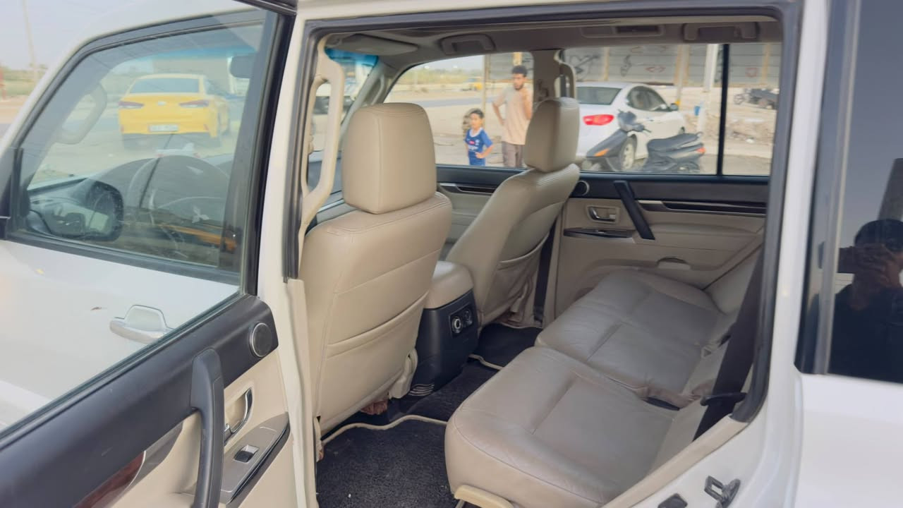 السلام عليكم باجيرو حبتور مديل 14 فول مواصفات حت فتحة سقف بنراما مكفولة مكينة كير اكسنات تبريد    السيارة مكفولة ماعدا البنيد طاحت عليه بلوكة ومصبوغ رقم بغداد دولي هزة جديدة  السعر 165 وبيها مجال حك الجية عنوان ديوانية  ***********
