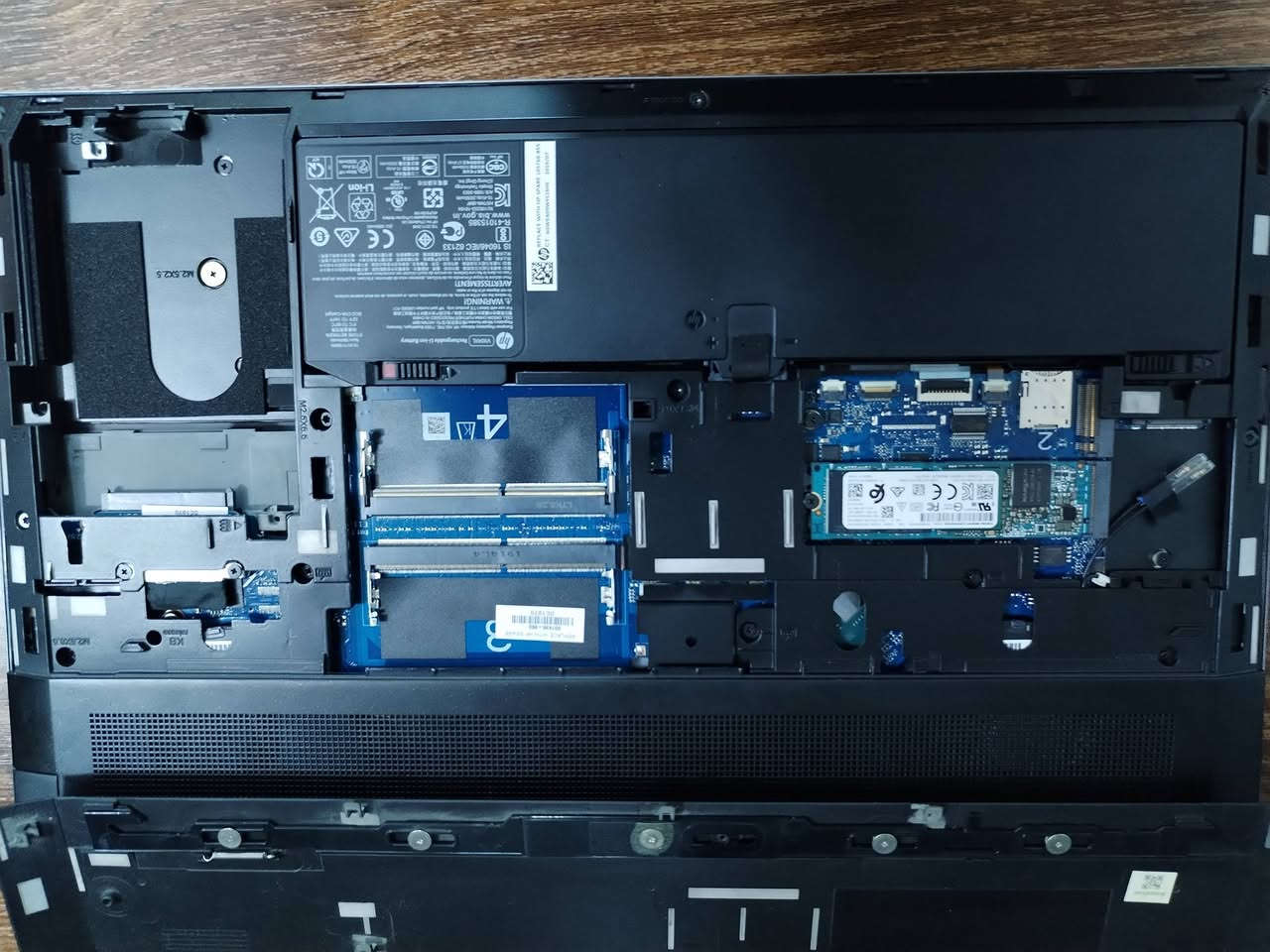 سلام عليكم لابتوب اج بي Zbook 15 G5 جيل 8 رام 16 و لهارد 512
سعر 500 الف رقم هاتف *********** عنوان بغداد
