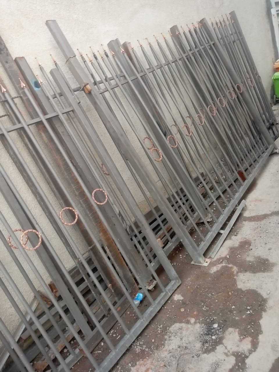 #للبيع سياج حديد خارجي العرض 13متر والارتفاع مترين من ضمنه باب طلاقتين  حديد   ثقيل ونظيف جدا    مكاني  بغداد الغزاليه    ***********
***********
‏‪***********‬‏
 #العراق #بغداد #متابعين
