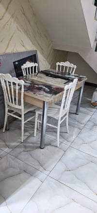 طاولة سفرة • بدون كراسي