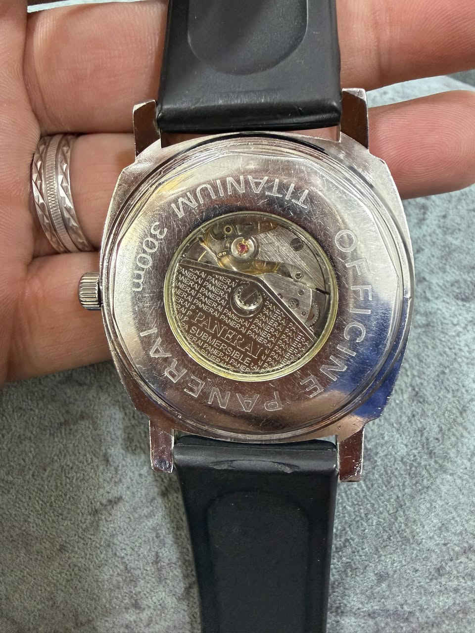 بانيراي ماستر
نظافه ممتازه 
توماتيك 
قطر 45 
منفذ شهري 
ارقام لامينوس
كلها بلادي 
75 الف 
يوجد توصيل


**إذا كنت صاحب هذا الإعلان وتريد حذفه لأي سبب، رجاءا أرسل رسالة إلى الدعم الفني**