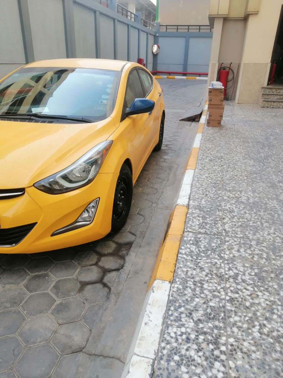 النترا  تكسي ٢٠١٥  طخه بيها ب جاملغ الخلفي سياره جاهزه عنوان كربلاء رقمها بغداد  سعر ١٢٠للاتصال ع الرقم *********** غير متواجد ع فيس
