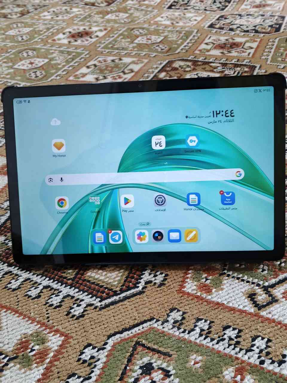 ايباد هونر x8a ذاكرة 128 شاشه 11 انج بطارية 8300 يشغل بوبجي 60 فريم استخدام قليل صارلي شهر من اشتريته وحتاجيت واريد ابيعة سعرة 180 وبي مجال قليل رقمي *********** مكاني البصرة كرمة علي
