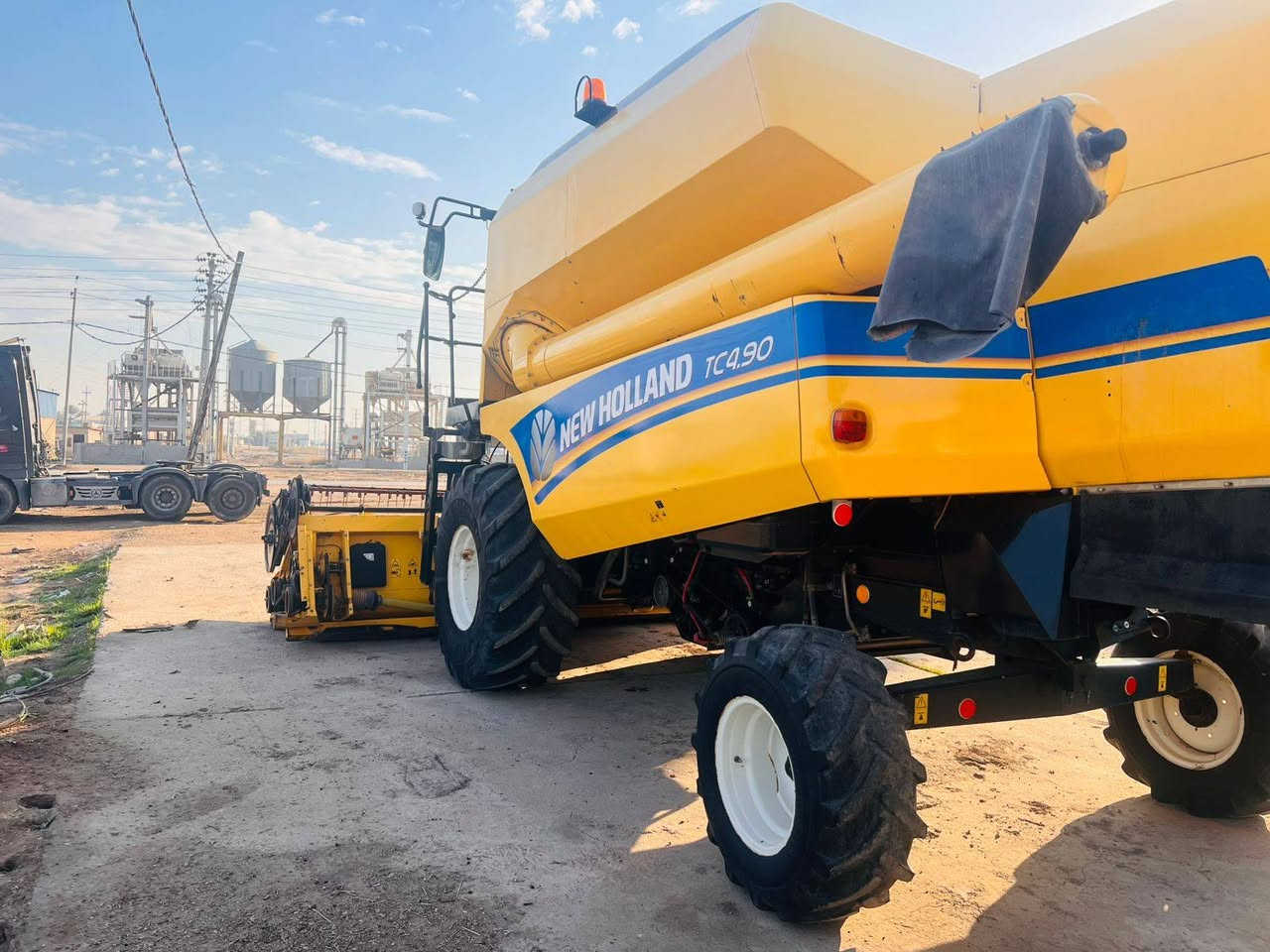 السلام عليكم
للبيع حاصده اربعه بلم تك درام موديل ٢٠١٩ رقم سليمانيه مشتغله 3000 ساعه مكفوله كفاله عامه للستفسار الاتصال على الرقم *********** متوفر واتساب
