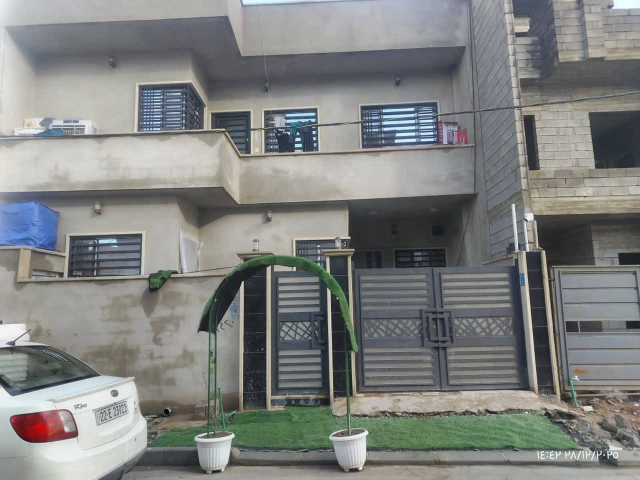 #عروض_مكتب_عـطـاء_الموصل

دار للبيع

حي السماح الثانية 

المساحة 100م واجهة 10م ركن على شارع 15 

ط1)) غرفة نوم واستقبال وصاله ومطبخ وصحيات 

الطابق الثاني 3 غرف نوم وصاله وصحيات 

سند طابو الزهور 

خدمات كامله ماء كهرباء تبليط 

‏‪0776 517 8266‬‏

***********

***********

***********
