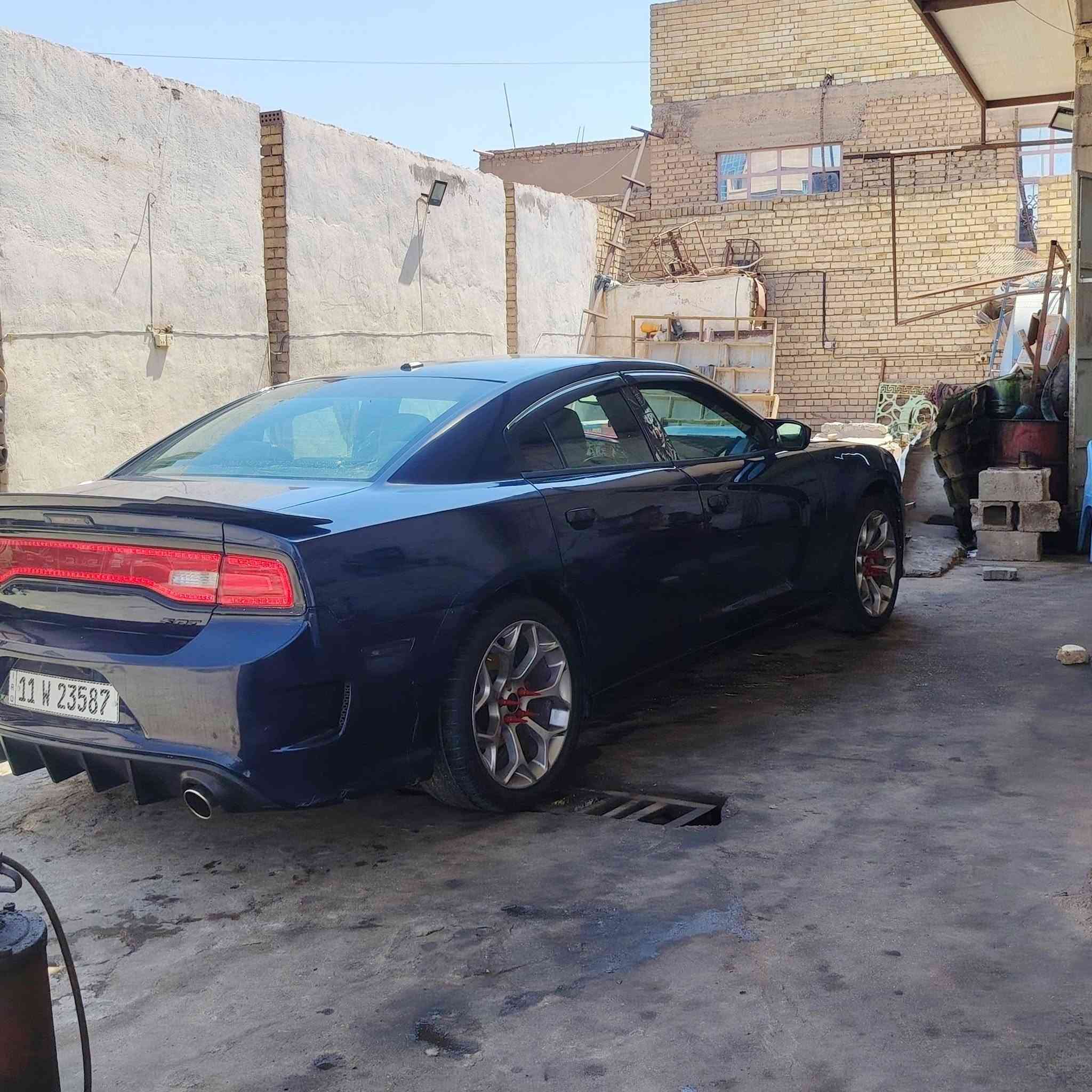 سلام عليكم للبيع جارجر مديل ١٤ بيهه ٣ قطع صبغ بدون دواخل كير مكينه مكفولات تبريد ثلج صدر خلفي امامي جديد تخم تاير جديد صور الحادث مرفقة بل منشور للبيع او مراوس حسب القناعه السعر ١٣٣ العنوان بغداد الحسينيه ***********
