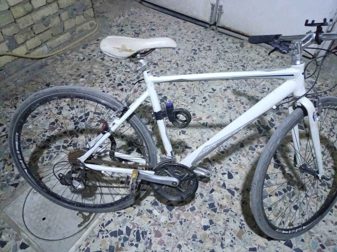 بايسكل بالة
حجم 27 كلشي مابي بريكات شغاله عكرب يبدل
وتايرات نضيفات البايسكل اي عطل ما بي
مكاني بغداد الرئاسه مال عبيدي
الرقم واتساب فقط : ***********
