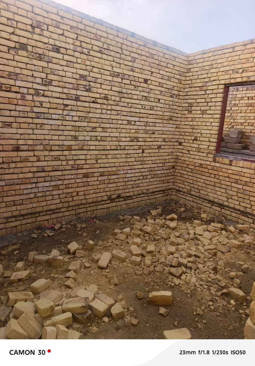 السلام عليكم هيكل زراعي للبيع المساحه 400 متر الموقع ناحيه الفظليه شارع العطاوه قرب بيت ابو علي الامي للستفسار ***********  نستقبل كافت العروض داخل الفظليه وطرافها  مبني 200 و قطعه 200
