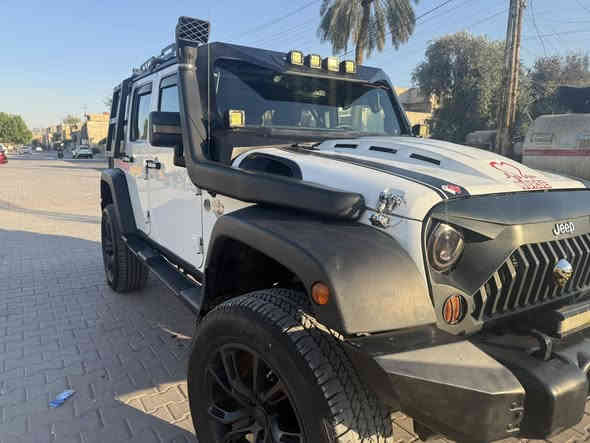 سلام عليكم جيب هانكلر موديل 2013 وارد امريكي بيها جاملغ وباب صبغ فقط بدون دواخل ولاشواصي السيارة مكينة 6V السيارة فول مواصفات السيارة جاهزة من كلشي رقمً بغداد بسمي للاستفسار ***********
