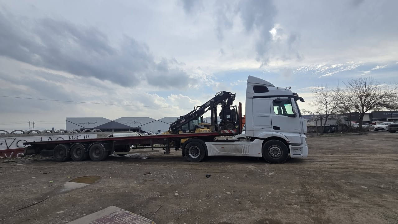 حجم ٤٨  موديل ١٨   سياره ماشيه ٤٠٠ الف السياره جديده  كرين  حجم 
٨ طن ٥ سلايت  هياب حديث مشتغل  ١٤٠٠ ساعه  سياره كاتي  راح تترقم  باسمي  
السعر ٥٩٠ ورقه 
***********
