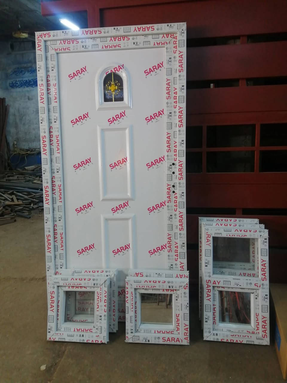 اللهم صل على محمد وآل محمد
يوجد لدينا أبواب خشب جاوي حديثة الصنع وأبواب pvc لكافة القياسات الرفاعي الحي الصناعي واتساب ***********
