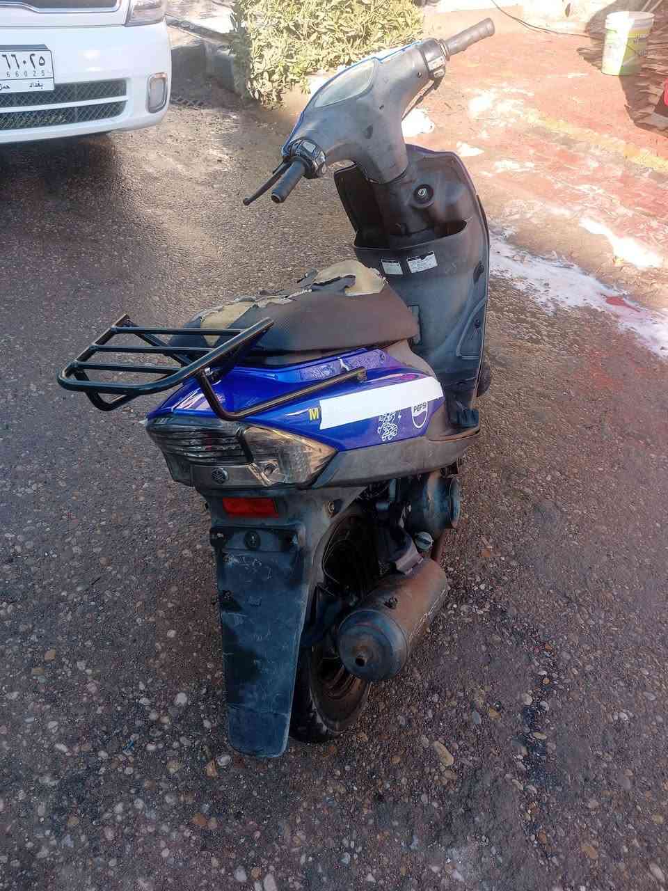 السلام عليكم دراجه للبيع ماكس عدله دراجه كامله ماناقصه شي اوراق كهربائيات كله  شغاله السعر 625 وبيه مجال المكان حي المعلمين القديم ***********
