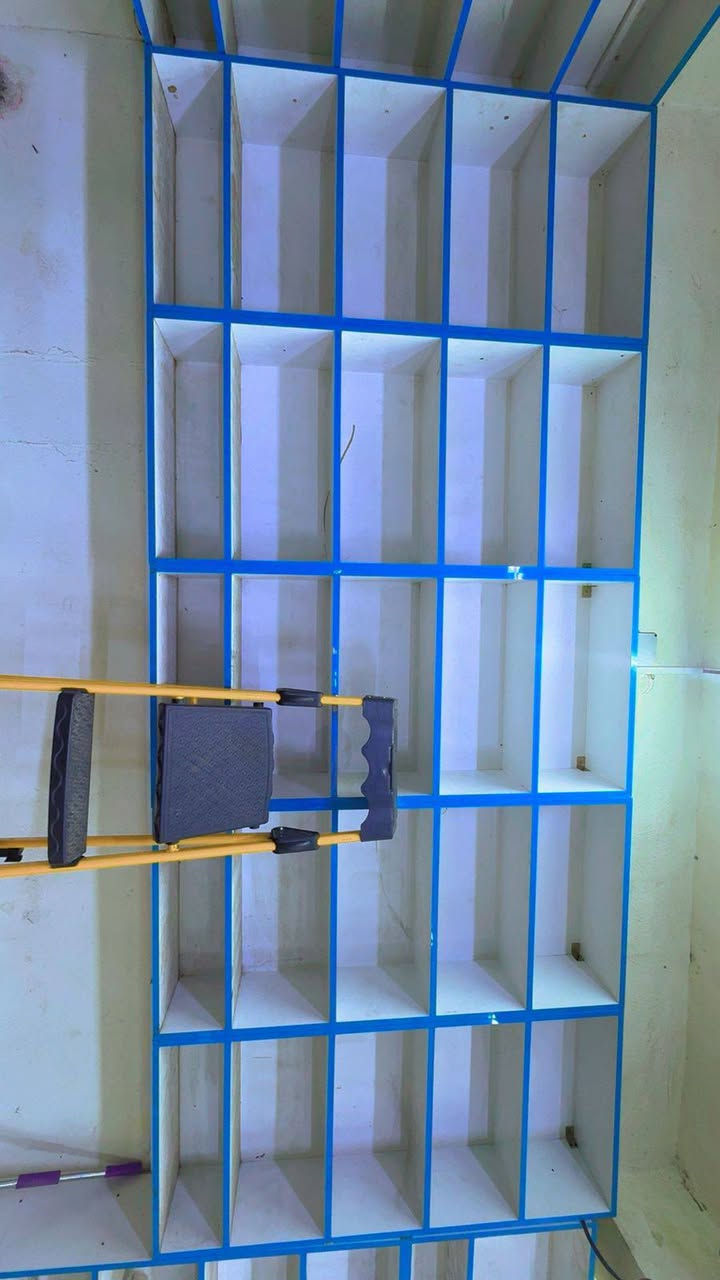 للبيع مجموعة متكاملة من التجهيزات والعوارض (الفاترينات) بحالة ممتازة، مثالية لأصحاب المحلات

فاترينات عرض: عدد (45) فاترينة، مصممة لعرض المنتجات.

ميز دخل كبير: بطول (3 متر)، يوفر مساحة عمل واسعة ومنظمة.

عارضة كرزات: مخصصة لعرض المكسرات والكرزات

عارضة أوزان:لعرض البهارات او الجكليت.

عارضة خلف الدخل: توضع خلف ميز الدخل لعرض المنتجات المميزة أو الأكثر مبيعاً.
العنوان ميسان المجر الكبير 
للأستفسار الأتصال على الرقم

***********
