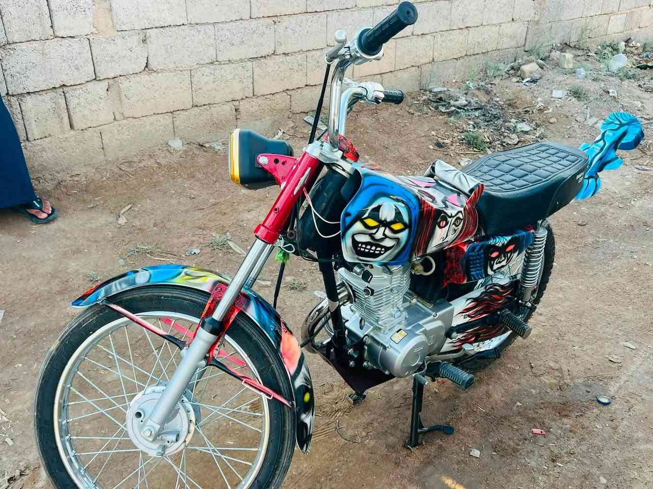 السلام عليكم للبيع نامه شلامجه أوراق اصولي محرك 24 نضيفه كلش جانت مخزونه سعر 900 وبيها مجال واسط الدبوني ***********

