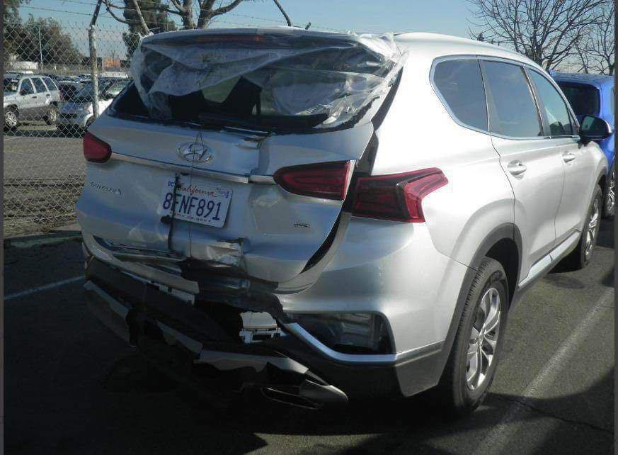 السلام عليكم
للبيع سنتافي 2019 وارد امريكي 

رقم بغداد الجديد وسنوية جديدة
السعر 172 ورقة      
***********

الحادث :
————-
حادث خلفي بدون ايرباك باب الجنطة فقط
حاليا بيها جاملغ خلفي بي طخة ويحتاجلة تعديل بارد فقط بدون شخوط ولا تكحيل
تقربر سونار موجود
ماشية 66 الف مايل

المواصفات :
——————
محرك 2.4 GDI مكفول من الفتح والتنقيص
5 راكب
رادار امامي وجانبي وخلفي
حساسات خلفية
نظام HTRAC AWD 
نظام AUTO HOLD
نظام الاطفاء الذاتي 
نظام تحديد المسار
نظام النقطة العمياء
نظام التتبع وقفل السرعة ( قيادة آلية )
نظام السيطرة بالمنحدرات
نظام مانع الانزلاق
لايت زنون
سايد بريك بصمة
كير 8 نمر
