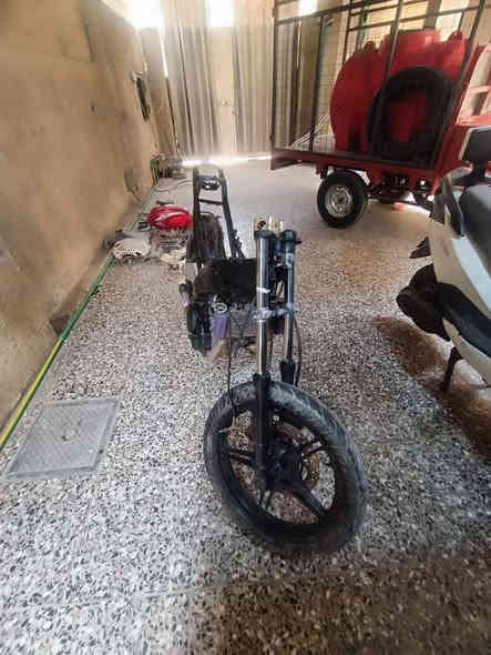 ابيع كوم حديد
دراجة بطح ياماها r15 محرك 250cc  محرك مابي شي جانت تشتغل ومخليهة مال لعب بس كطعت نارية وتركتهة وكمهة يخبل كير مابي شي نواقصهة

١- تانكي + كفرات وترتيب الكهربائيات لين حاول اسوي النارية وما دبرتهة ابيعهة كوم حديد ركز علا كلمة كوم حديد قفلهة 125 من الاخير الشراي يتصل *********** عنواني بغداد العبيدي بغداد
