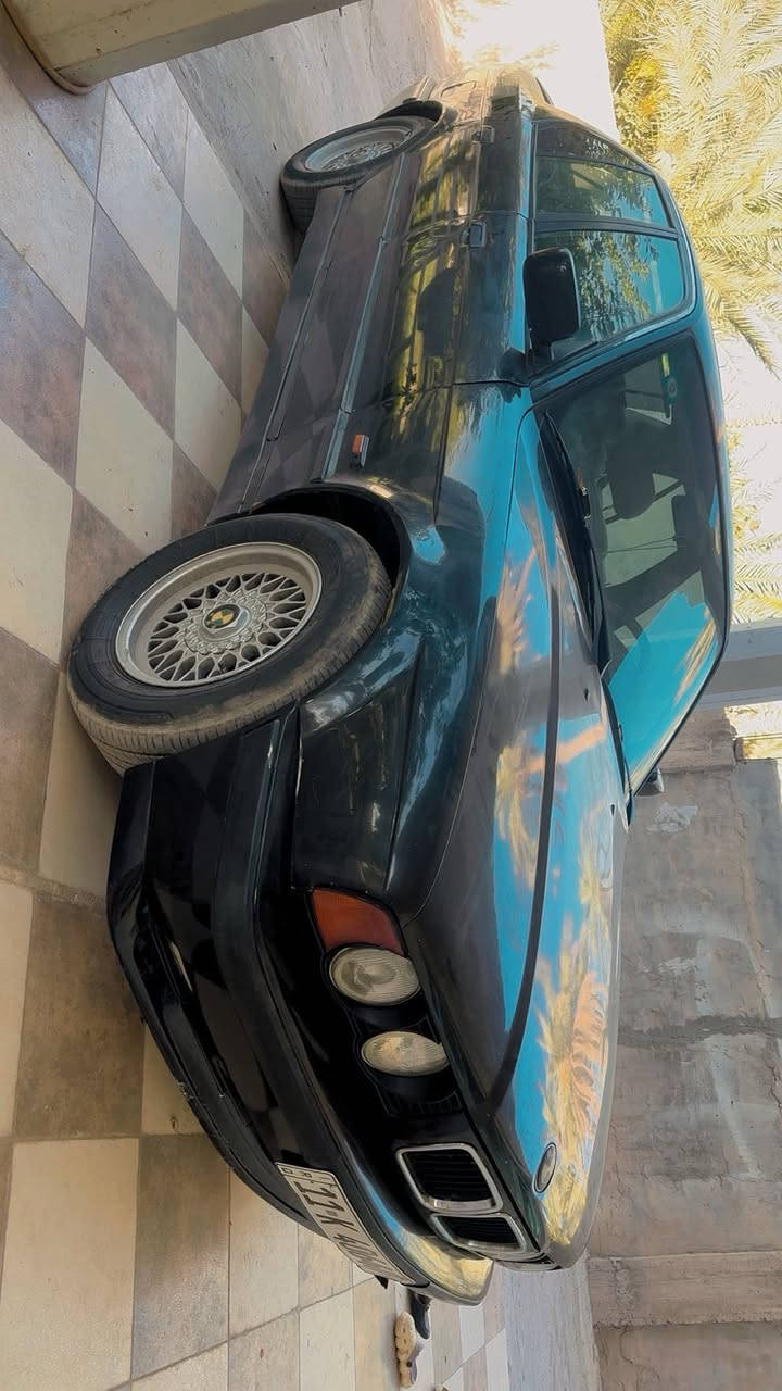 BMW موديل١٩٩٣ رقم بغداد دولي باسمي السياره جاهزه من كلشي نقص فقط ربط لمنضومه تبريد يعني سويت ادامه ومربطت منظومه التبريد حداديه كهربائيات كير مكينه كله كفاله مكاني بابل للاستفسار الاتصال على***********
