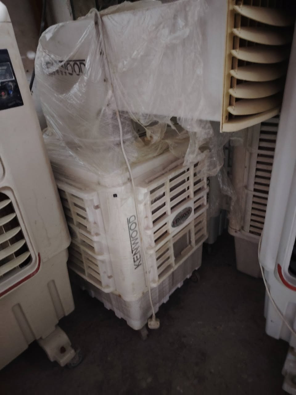 توجد لدينا جميع انواع المبردات بسعار مناسبه الاستفسار ***********
